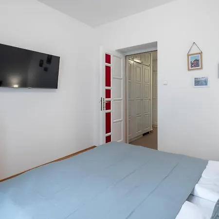 Apartamento Központi Teraszos Klímás Apartman