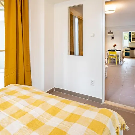 Kozponti Teraszos Klimas Apartman