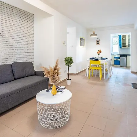 Központi Teraszos Klímás Apartman *