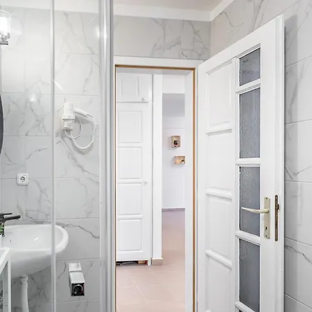 Központi Teraszos Klímás Apartman Apartamento